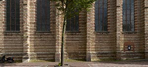 %_tempFileNamered%20wall%20with%20windows%